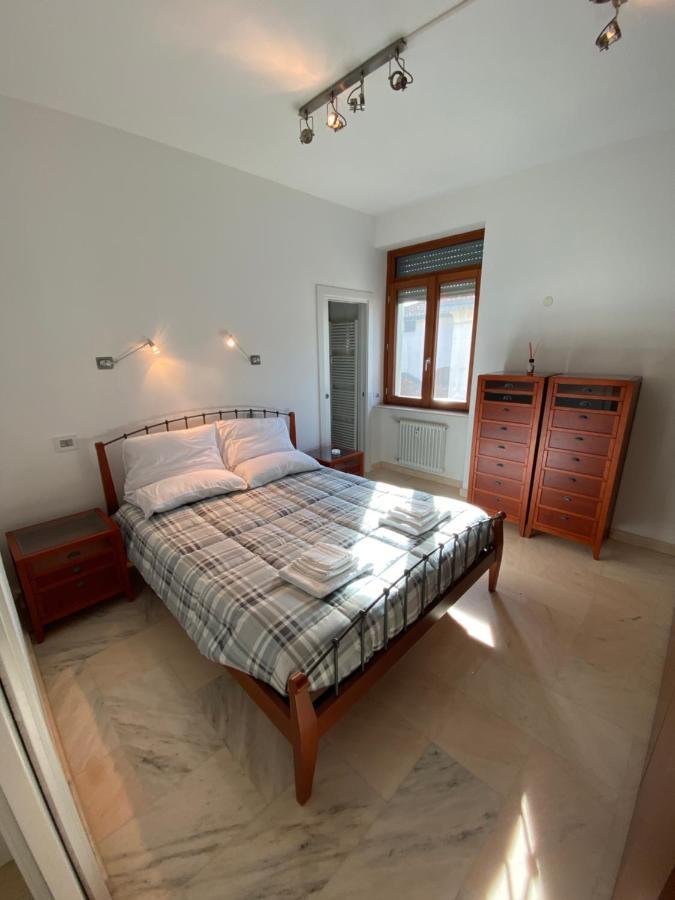 Elegante Appartamento In Centro Bergamo Exteriör bild